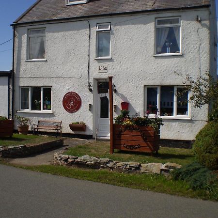 Sportsmans Lodge Bed And Breakfast Amlwch Exterior foto